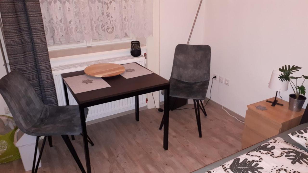 Garibaldik Apartman Leilighet Budapest Eksteriør bilde